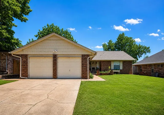 Photo 1 of Single family home for sale at 9912 S Country Clb Dr, Oklahoma City, OK 73159 | MLS# 1237498 | Listing updated on 2026-08-17