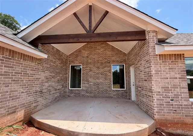 Photo 4 of Sale Pending at 1810 Inglenook Dr, Norman, OK 73071 | MLS# 1237503 | Listing updated on 2026-07-20