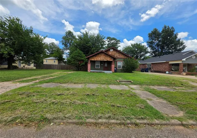 Homes for sale in Shawnee, OK | 1313 N Beard Ave, Shawnee, OK 74801 | MLS# 1237514
