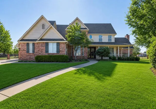 1st image of 1308 Burnham Ct, Edmond, OK 73025 | MLS# 1237516