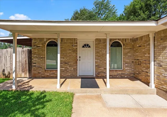 Homes for sale in Mustang, OK | 713 S Glen Ln, Mustang, OK 73064 | MLS# 1237523