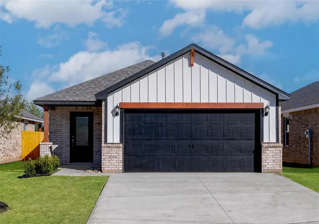 Photo 1 of Single family home for sale at 12701 Carrara Ln, Yukon, OK 73099 | MLS# 1237536 | Listing updated on 2026-07-02