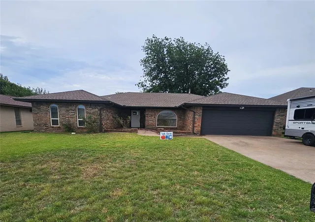 Homes for sale in Oklahoma City, OK | 10220 Little Pond Dr, Oklahoma City, OK 73162 | MLS# 1237549