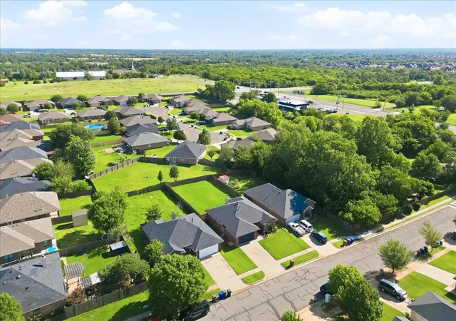 Homes for sale in Norman, OK | 115 Tecumseh Ridge Rd, Norman, OK 73069 | MLS# 1237551