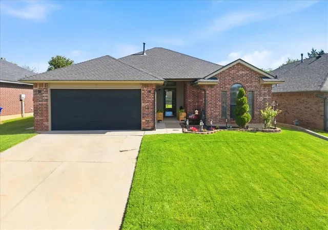 Homes for sale in Norman, OK | 115 Tecumseh Ridge Rd, Norman, OK 73069 | MLS# 1237551