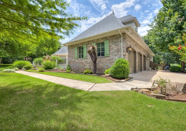 Photo 3 of Single family home for sale at 1514 Duxsford Ct, Edmond, OK 73034 | MLS# 1237561 | Listing updated on 2026-09-05