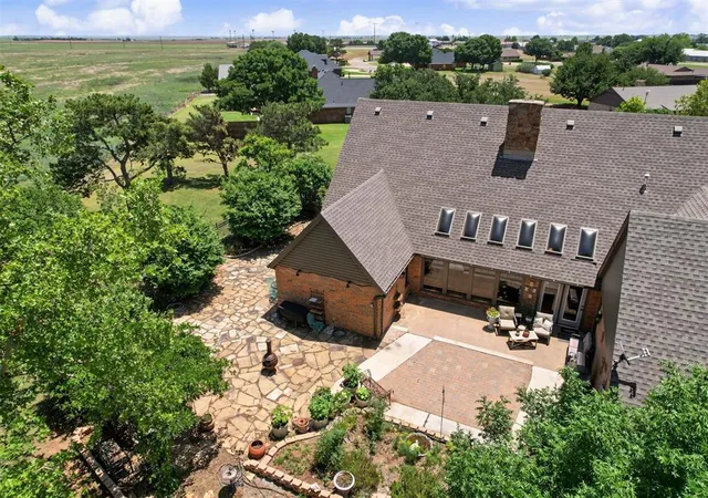 Photo 3 of Single family home for sale at 124 N Lee St, Hollis, OK 73550 | MLS# 1237569 | Listing updated on 2026-07-03