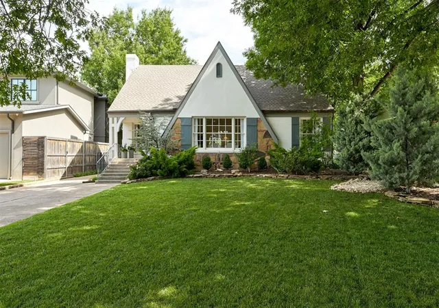 Homes for sale in Nichols Hills, OK | 1107 Belford Ave, Nichols Hills, OK 73116 | MLS# 1237573