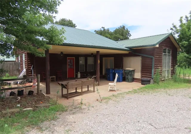 Homes for sale in Blanchard, OK | 1801 Cheyenne Ln, Blanchard, OK 73010 | MLS# 1237577