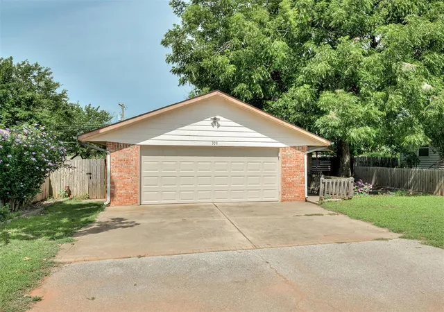 Homes for sale in Blanchard, OK | 309 N Van Buren Ave, Blanchard, OK 73010 | MLS# 1237591