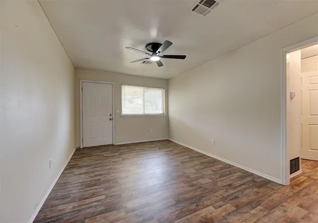 Homes for sale in Moore, OK | 905 Highlander Dr, Moore, OK 73160 | MLS# 1237595