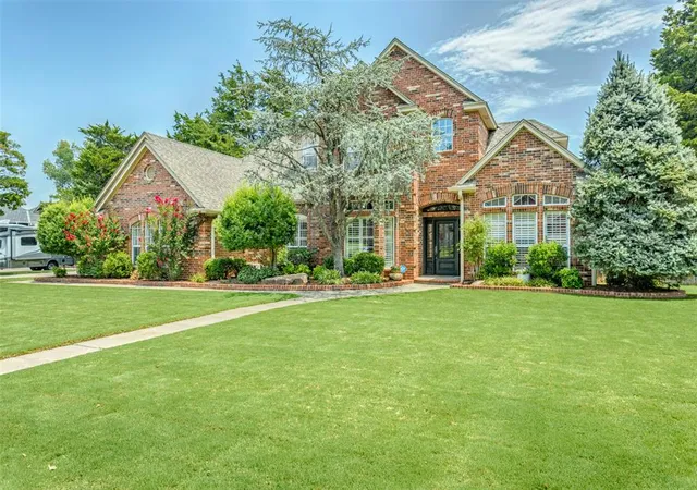 1st image of 4808 South Lake Dr, Norman, OK 73072 | MLS# 1237601