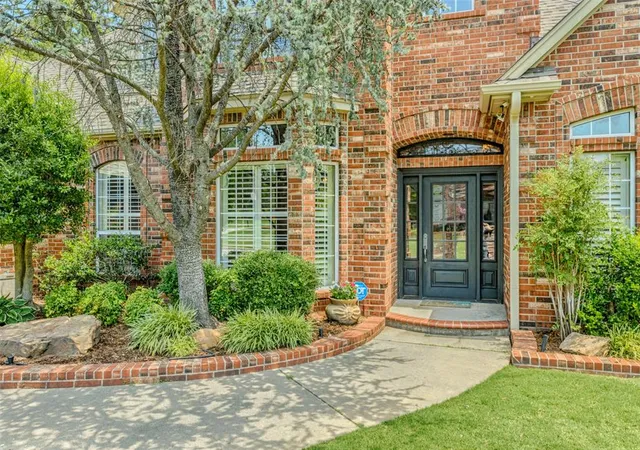 2nd image of 4808 South Lake Dr, Norman, OK 73072 | MLS# 1237601