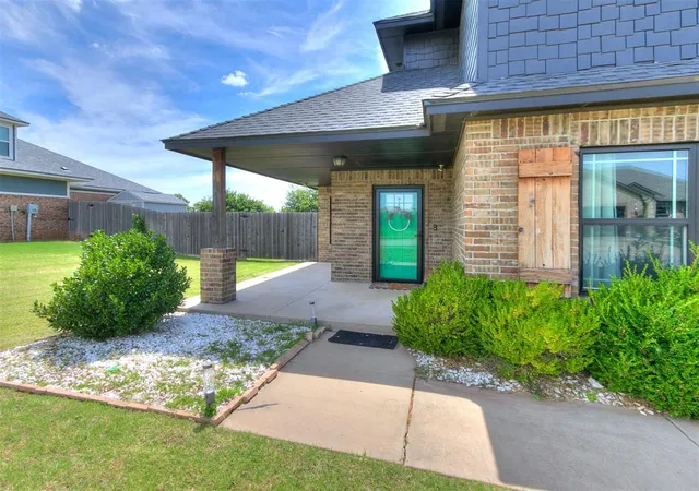 3rd image of 9517 Sullivan Ave, Yukon, OK 73099 | MLS# 1237602