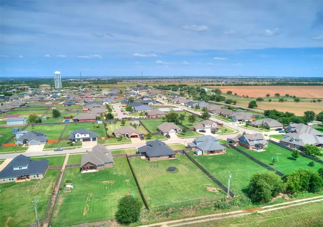 42nd image of 9517 Sullivan Ave, Yukon, OK 73099 | MLS# 1237602