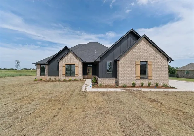 Homes for sale in Guthrie, OK | 9560 Regado Ct, Guthrie, OK 73044 | MLS# 1237608