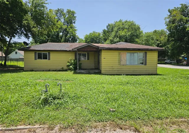 Homes for sale in Sulphur, OK | 1317 W Wapanucka Ave, Sulphur, OK 73086 | MLS# 1237609