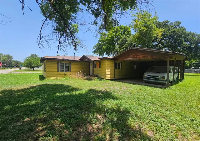 Homes for sale in Sulphur, OK | 1317 W Wapanucka Ave, Sulphur, OK 73086 | MLS# 1237609