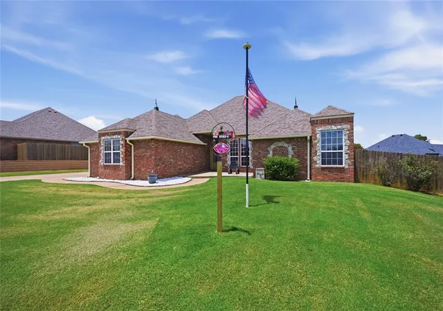 Homes for sale in Shawnee, OK | 1610 Happy Valley, Shawnee, OK 74804 | MLS# 1237618