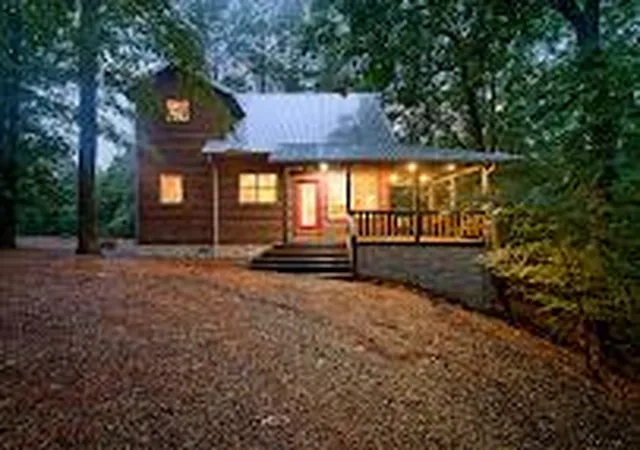 Homes for sale in Broken Bow, OK | 560 Southern Hills Cir, Broken Bow, OK 74728 | MLS# 1237620