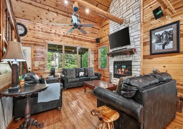 Photo 3 of Single family home for sale at 560 Southern Hills Cir, Broken Bow, OK 74728 | MLS# 1237620 | Listing updated on 2026-08-26