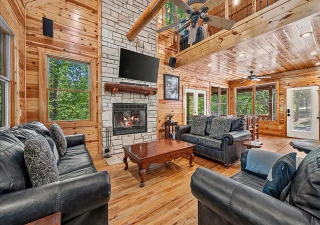 Photo 4 of Single family home for sale at 560 Southern Hills Cir, Broken Bow, OK 74728 | MLS# 1237620 | Listing updated on 2026-08-26