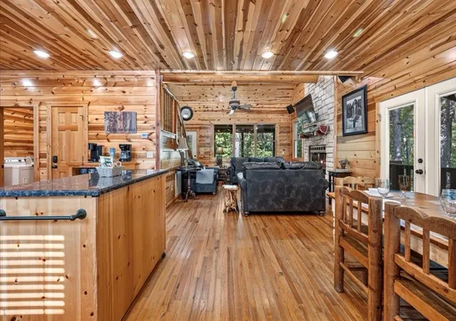 Photo 5 of Single family home for sale at 560 Southern Hills Cir, Broken Bow, OK 74728 | MLS# 1237620 | Listing updated on 2026-08-26