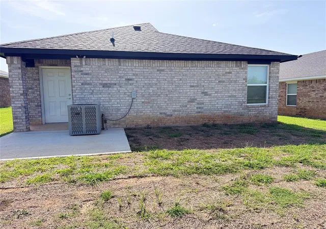 Photo 2 of Single family home for sale at 828 Elm St, Seminole, OK 74868 | MLS# 1237628 | Listing updated on 2026-08-12