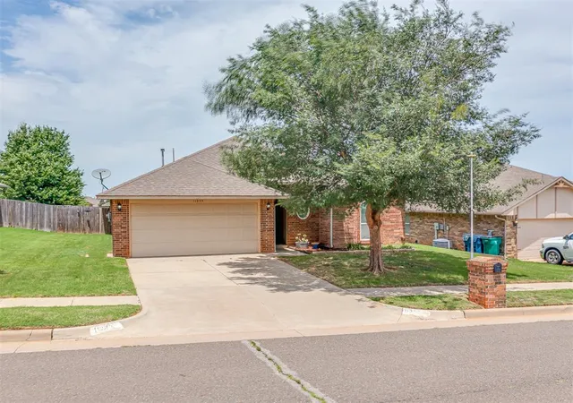 Photo 2 of Single family home for sale at 11233 Nw 99th Street, Yukon, OK 73099 | MLS# 1237634 | Listing updated on 2026-08-31