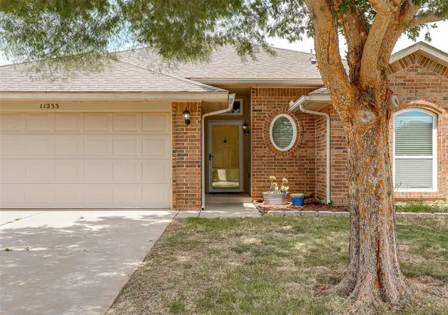 Photo 3 of Single family home for sale at 11233 Nw 99th Street, Yukon, OK 73099 | MLS# 1237634 | Listing updated on 2026-08-31