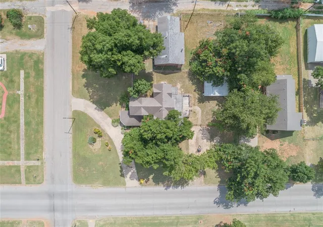 45th image of 701 S 6th St, Chickasha, OK 73018 | MLS# 1237638