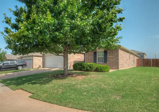 Photo 3 of Single family home for sale at 2401 Nw 194th Street, Edmond, OK 73012 | MLS# 1237645 | Listing updated on 2026-08-14