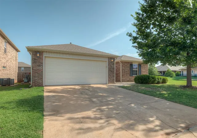 Photo 3 of Single family home for sale at 2401 NW 194th Street, Edmond, OK 73012 | MLS# 1237645 | Listing updated on 2026-08-14