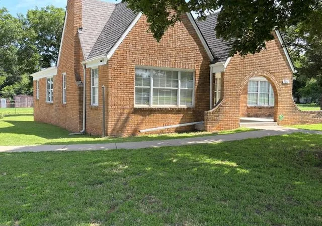 3rd image of 2037 Ne 16Th Ter, Oklahoma City, OK 73117 | MLS# 1237646