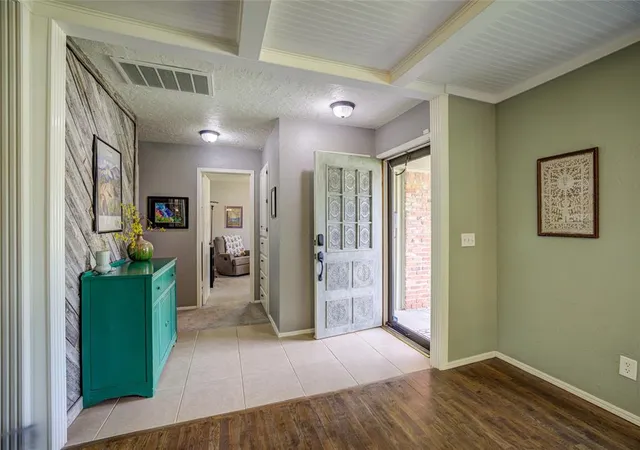Photo 3 of Single family home for sale at 403 Bryarwood Dr, Norman, OK 73069 | MLS# 1237662 | Listing updated on 2026-08-26