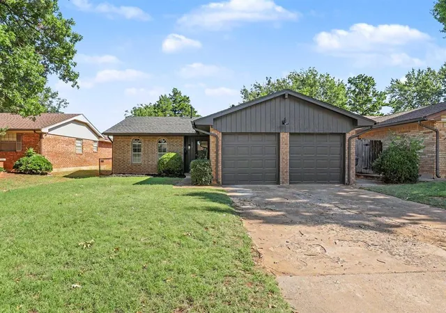 Homes for sale in Oklahoma City, OK | 5829 Norman Rd, Oklahoma City, OK 73122 | MLS# 1237665