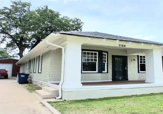Photo 2 of Sale Pending at 1124 N Bdwy, Shawnee, OK 74801 | MLS# 1237668 | Listing updated on 2026-08-17
