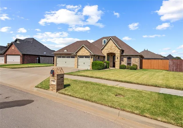 3rd image of 1304 Crimson Dr, Weatherford, OK 73096 | MLS# 1237669