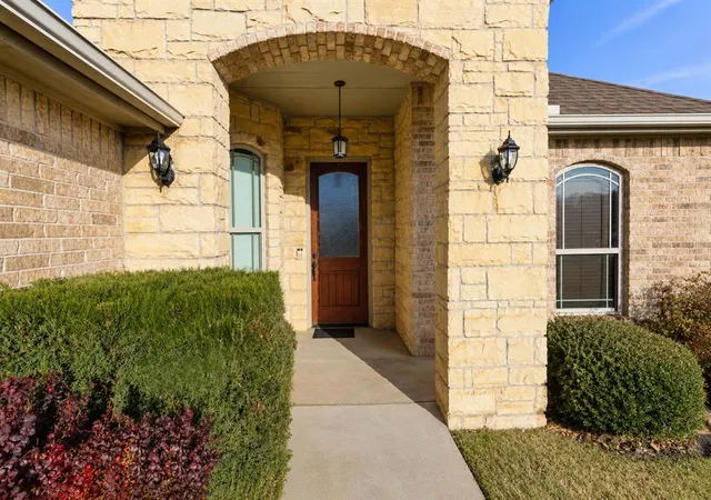 Homes for sale in Weatherford, OK | 1304 Crimson Dr, Weatherford, OK 73096 | MLS# 1237669