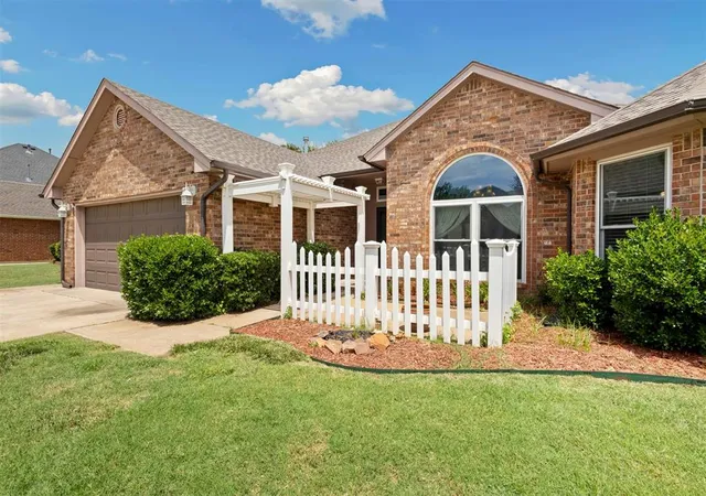 Photo 1 of Single family home for sale at 17612 Wain Brg Ave, Edmond, OK 73012 | MLS# 1237671 | Listing updated on 2026-09-17