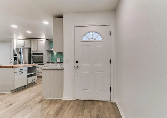 Photo 3 of Single family home for sale at 2712 Abbey Rd, Oklahoma City, OK 73120 | MLS# 1237675 | Listing updated on 2026-08-05