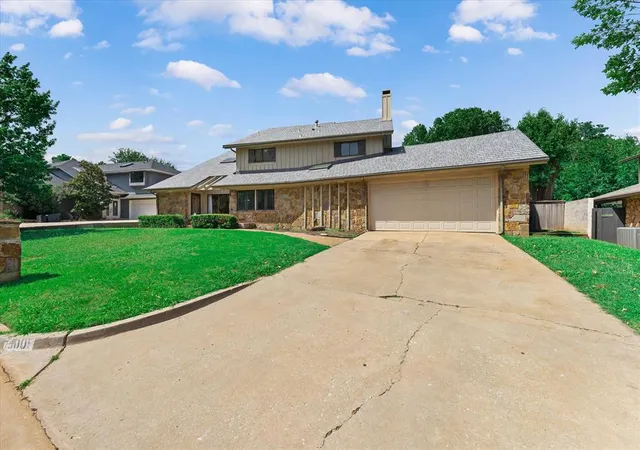Homes for sale in Oklahoma City, OK | 3001 Raintree Rd, Oklahoma City, OK 73120 | MLS# 1237676