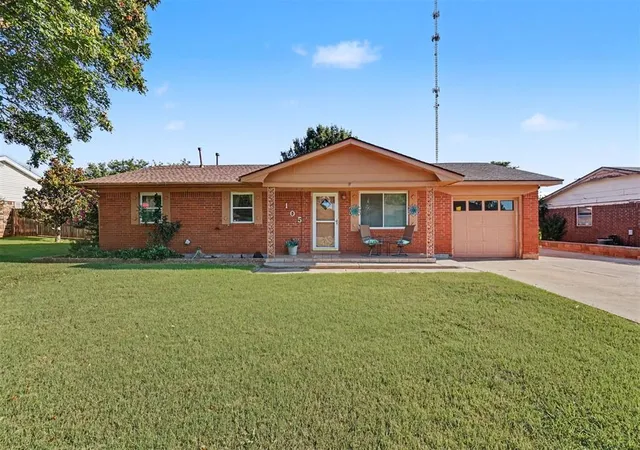 Homes for sale in Cordell, OK | 105 W Maple St, Cordell, OK 73632 | MLS# 1237687
