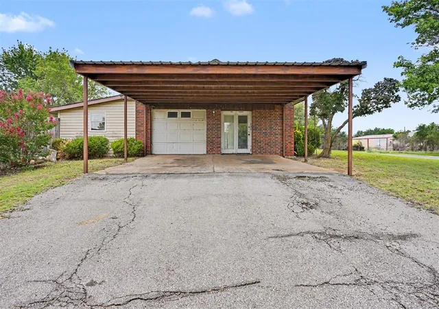 Homes for sale in Erick, OK | 116 N Poplar Ave, Erick, OK 73645 | MLS# 1237703