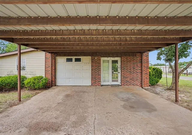 Homes for sale in Erick, OK | 116 N Poplar Ave, Erick, OK 73645 | MLS# 1237703