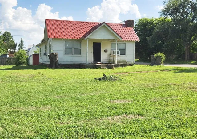 Homes for sale in Seminole, OK | 1731 Frank Lynn Ave, Seminole, OK 74868 | MLS# 1237721