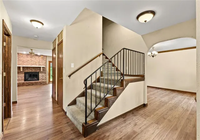 4th image of 2442 Edgewood Dr, Enid, OK 73703 | MLS# 1237726