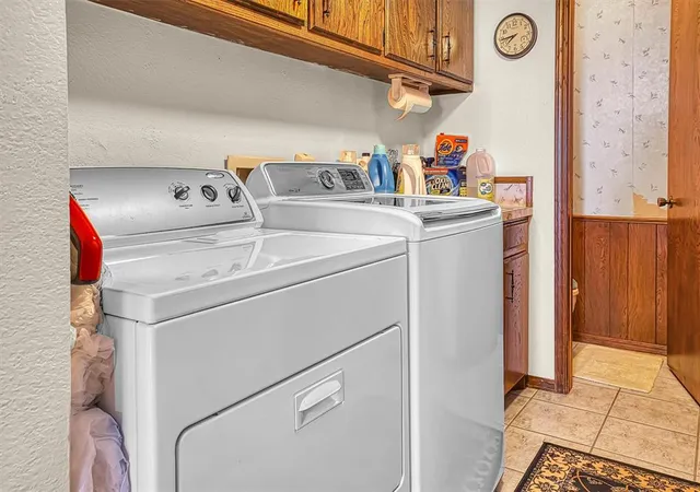 Listing Photo 2 - Condo for sale in building located at 1325 Canterbury Blvd, Altus, OK 73521 - Unit #
