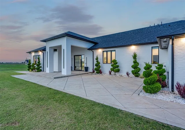 3rd image of 24400 N Council Rd, Edmond, OK 73025 | MLS# 1237744