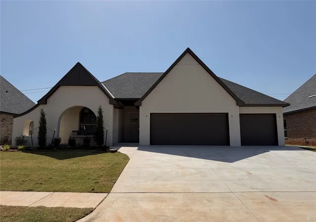 Homes for sale in Oklahoma City, OK | 12801 Cobblestone Curve Rd, Oklahoma City, OK 73142 | MLS# 1237745